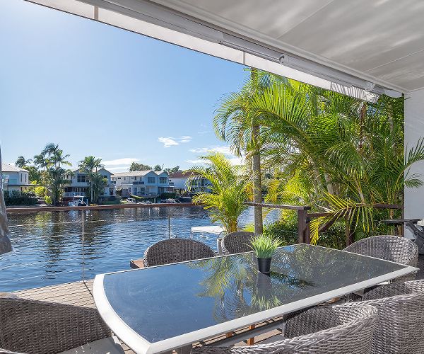 Noosa townhouse waterfront apartments